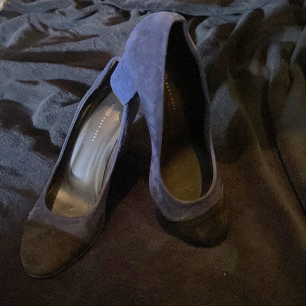 Suede cobalt, blue chunky heel pumps